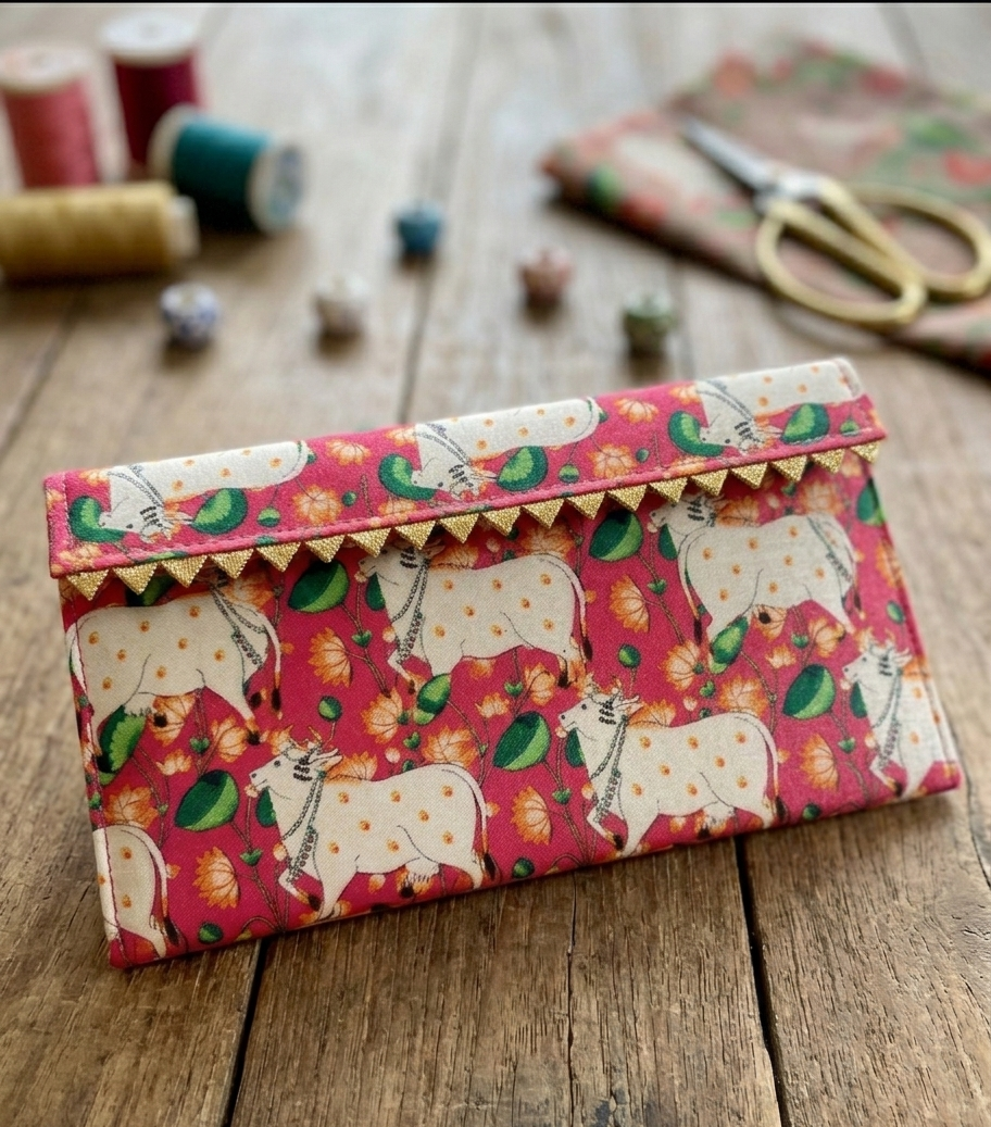 Tara N Tripti Designs - TNT Pichwai Floral Print Clutch Wallet or Cash Envelope, Multicolour, Fabric, Foldover Style, Festive Ethnic Accessory, Designer Shagun Envelope, Pack of 5