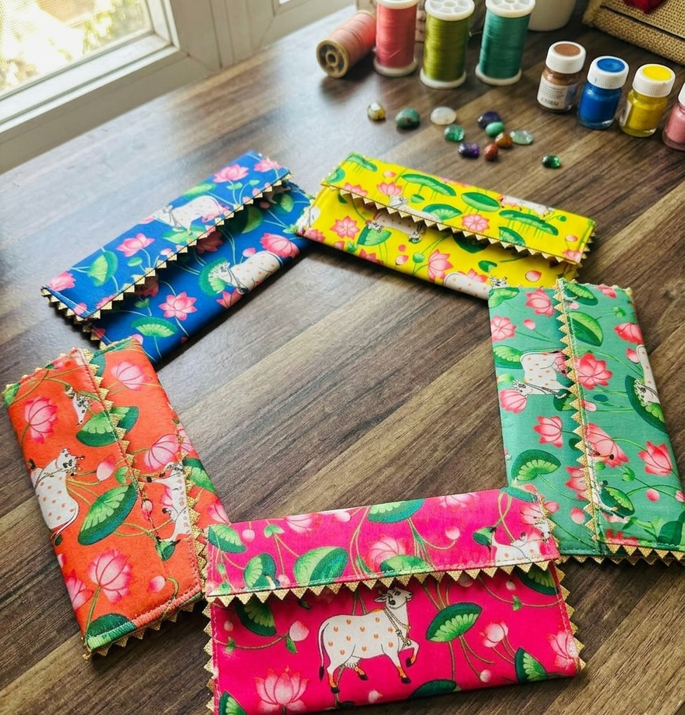 Tara N Tripti Designs - TNT Pichwai Floral Print Clutch Wallet or Cash Envelope, Multicolour, Fabric, Foldover Style, Festive Ethnic Accessory, Designer Shagun Envelope, Pack of 5