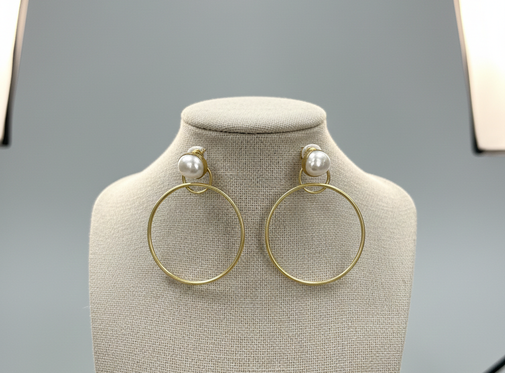 Pinto golden hoop earrings with pearls
