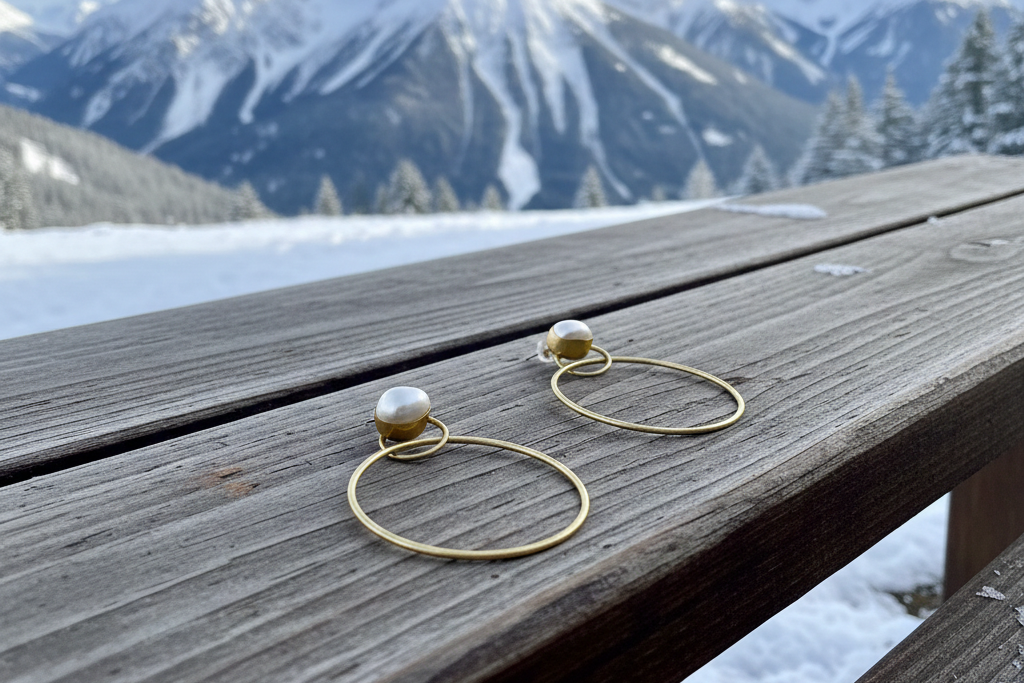 Pinto golden hoop earrings with pearls
