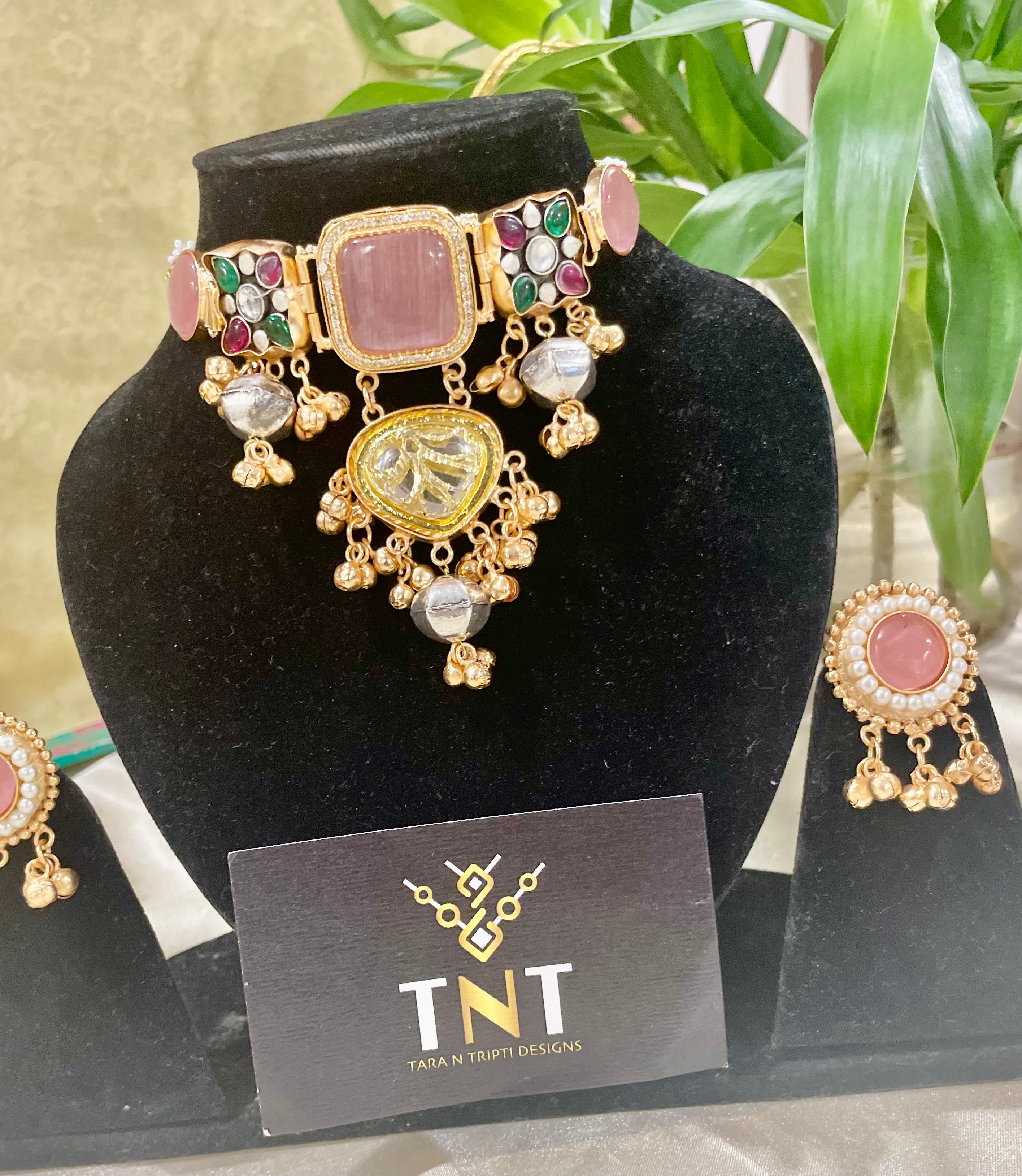 Kashmiri brass choker with earrings - Light pink