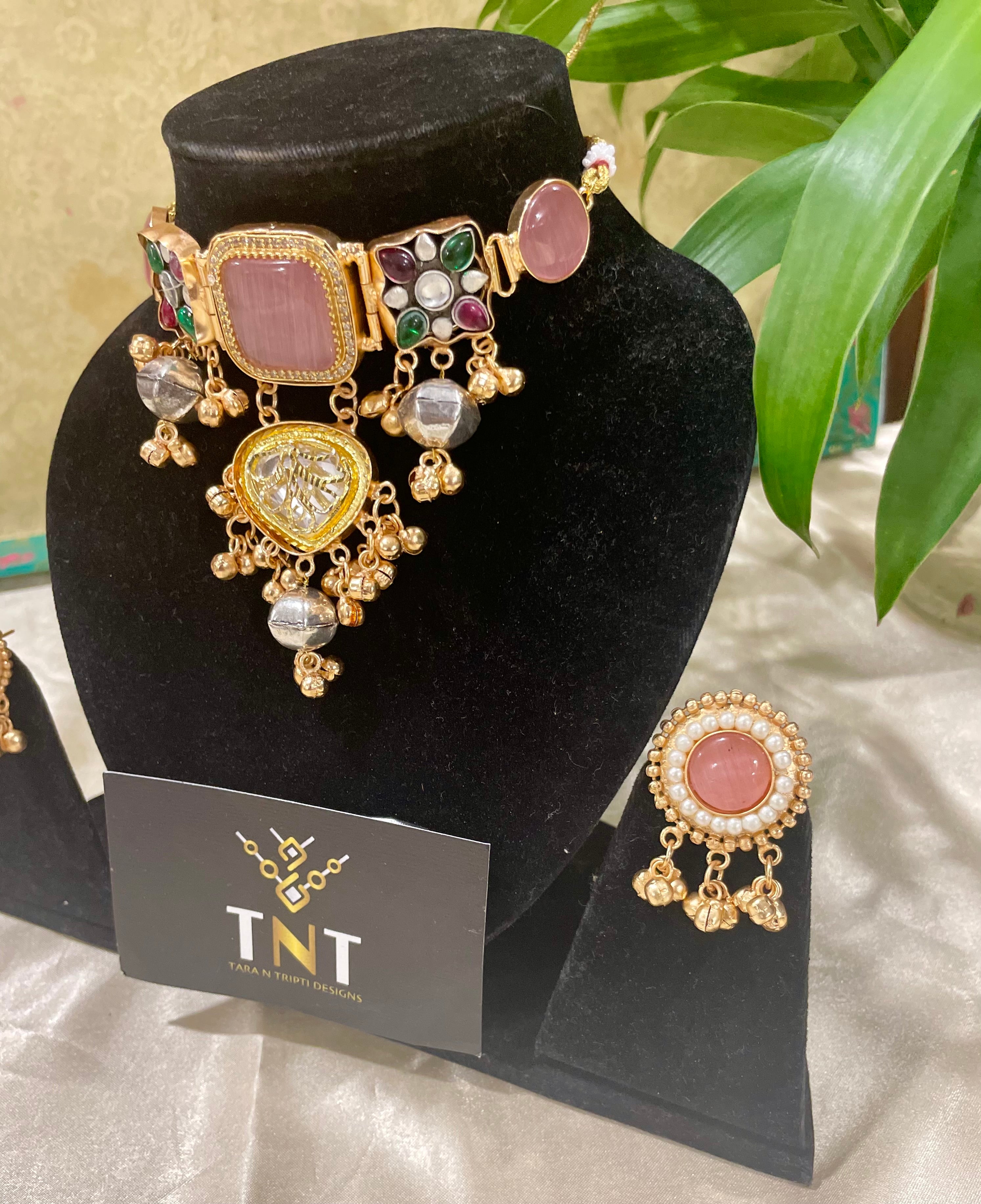 Kashmiri brass choker with earrings - Light pink