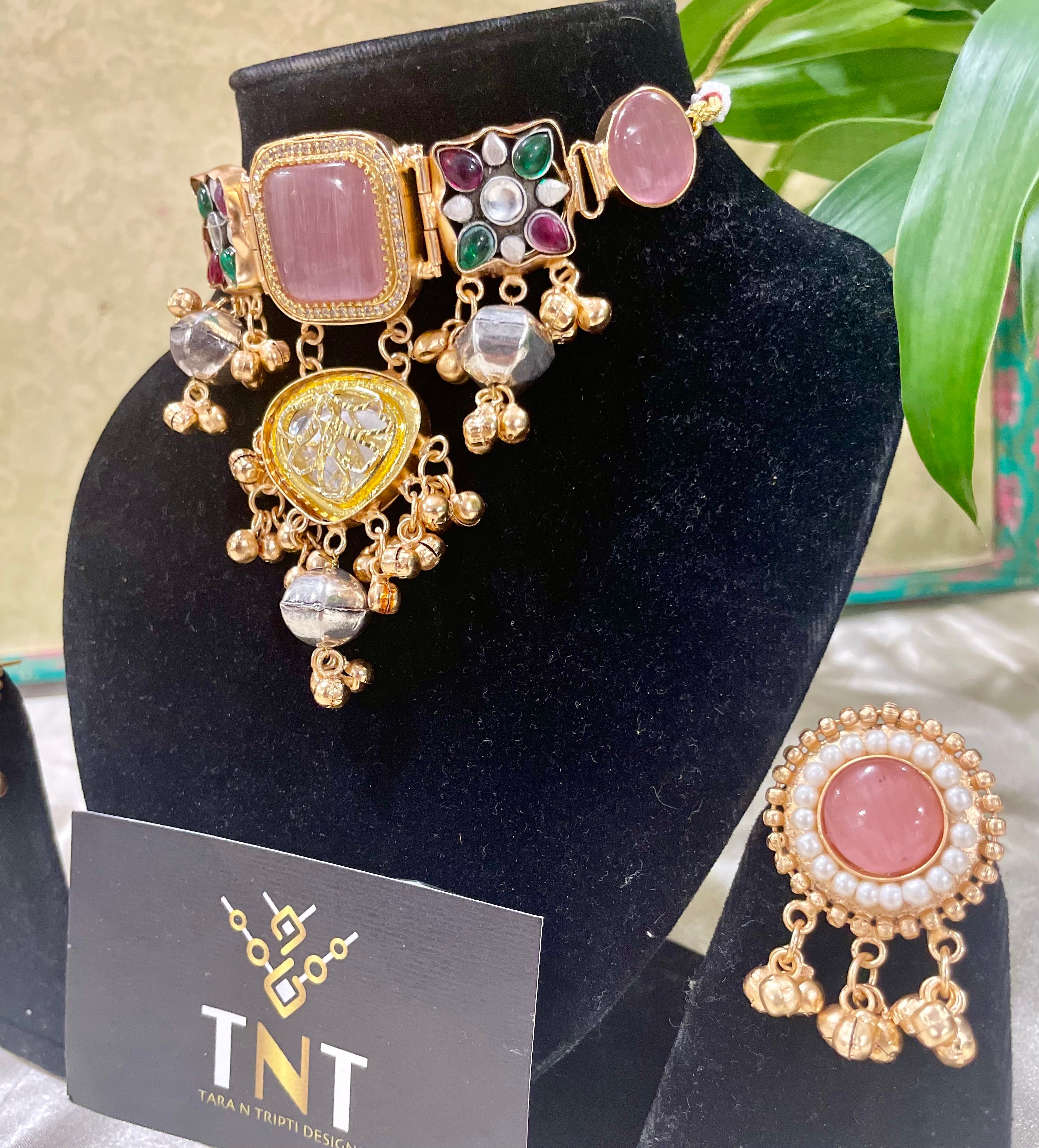 Kashmiri brass choker with earrings - Light pink