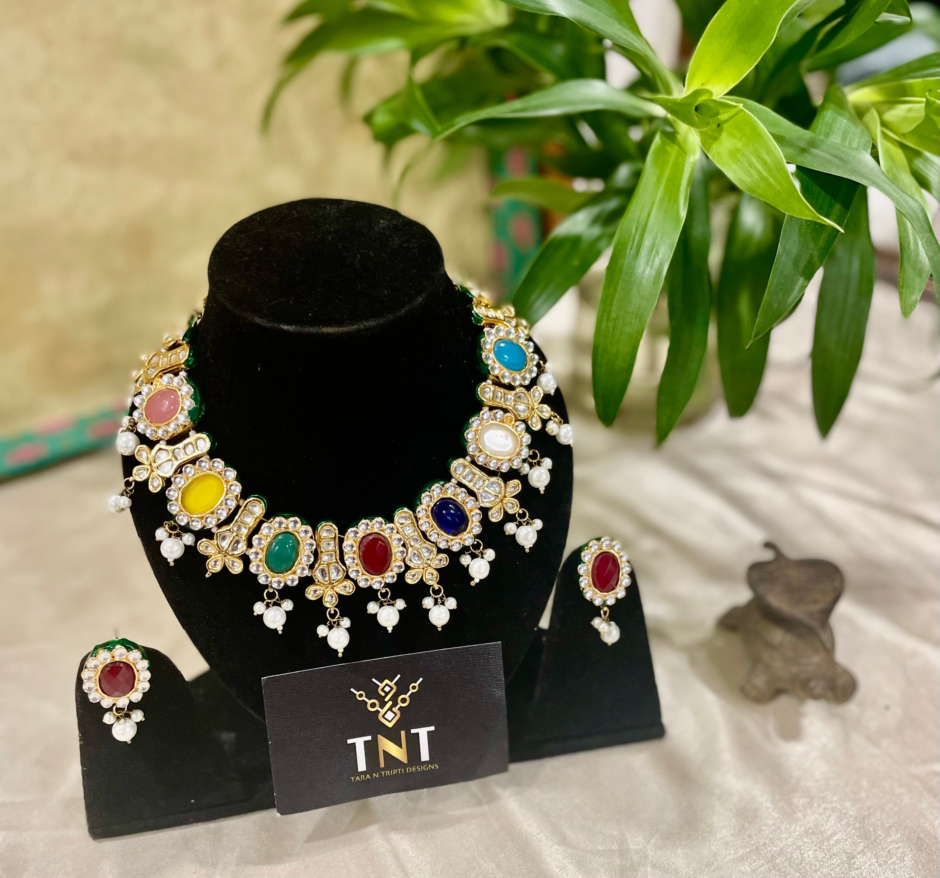 Saloni Navratan necklace set