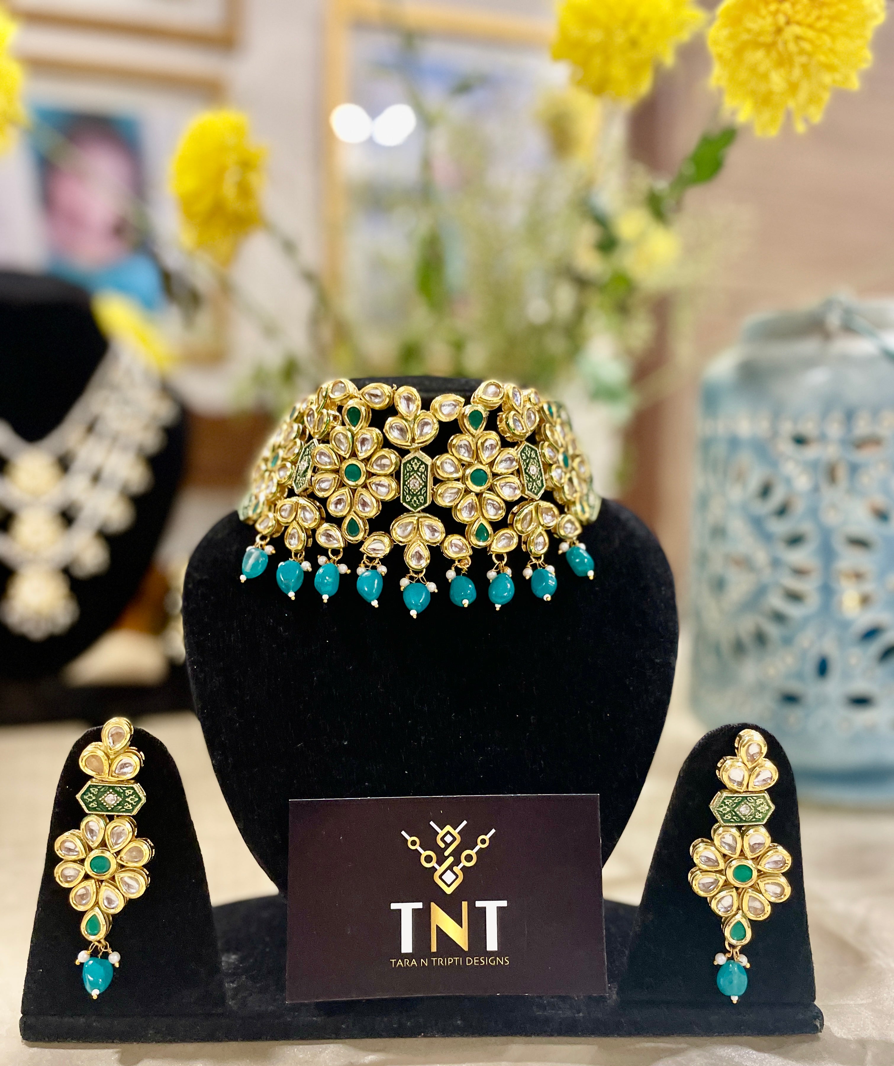 Ana kundan choker set