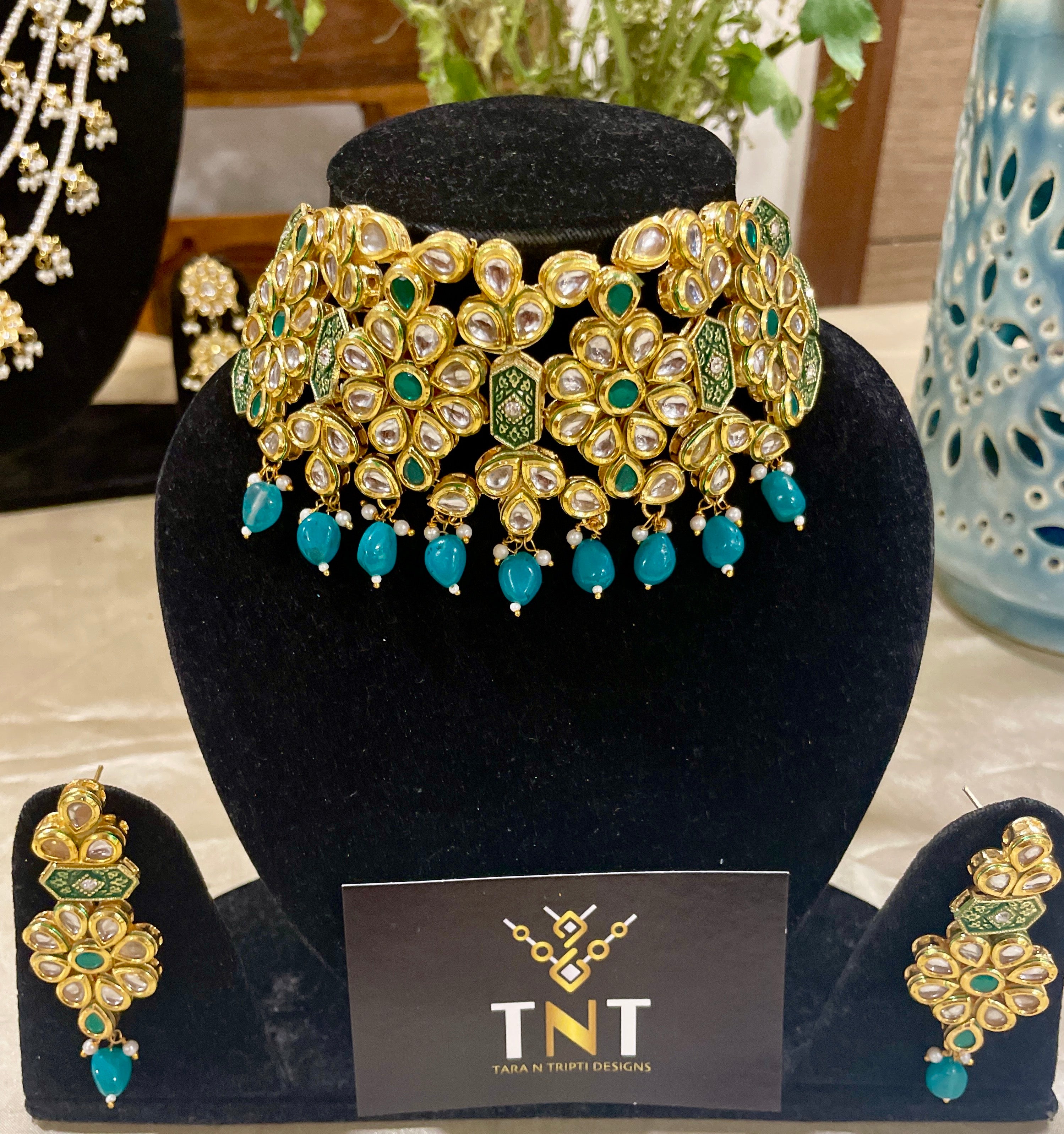 Ana kundan choker set