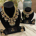 Raysha kemp necklace set