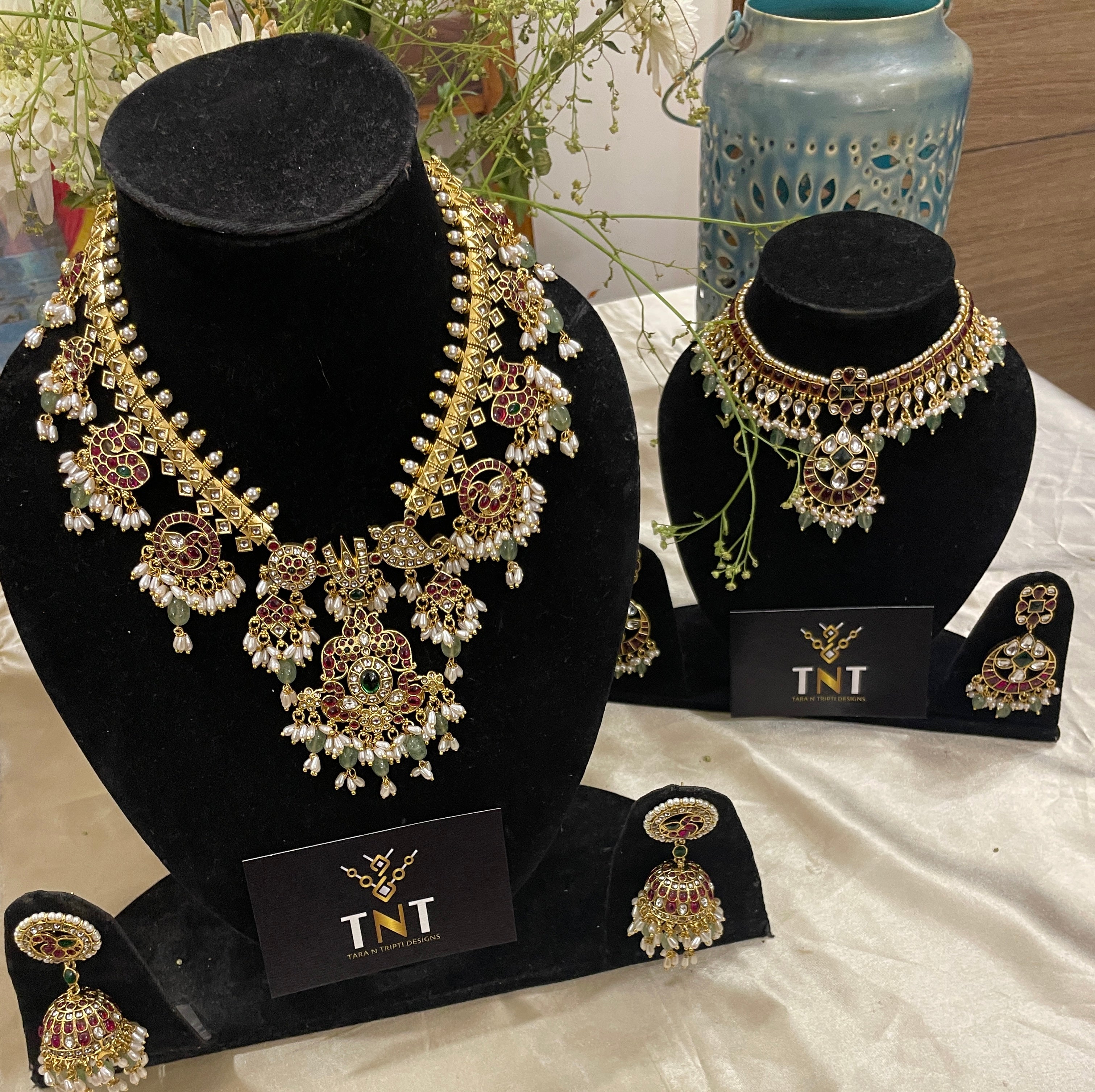Raysha kemp necklace set