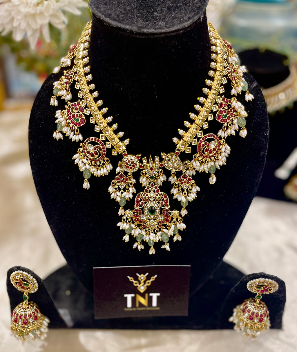 Raysha kemp necklace set