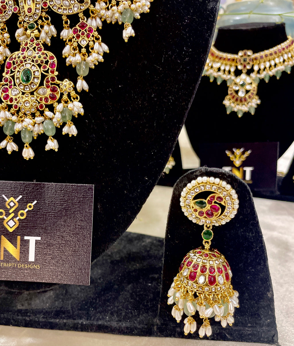 Raysha kemp necklace set