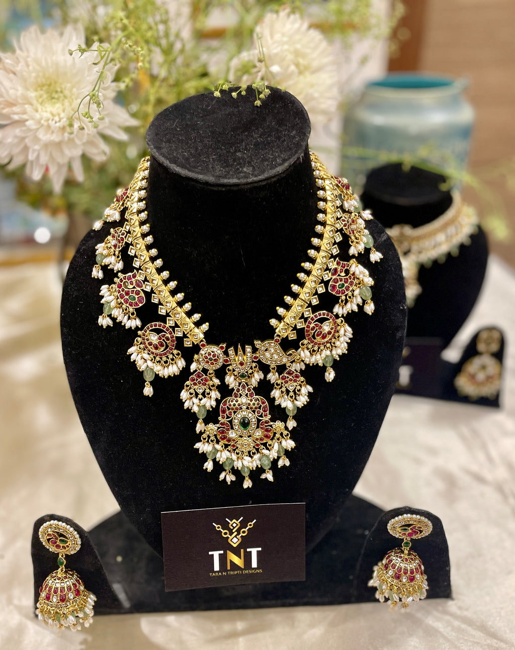 Raysha kemp necklace set