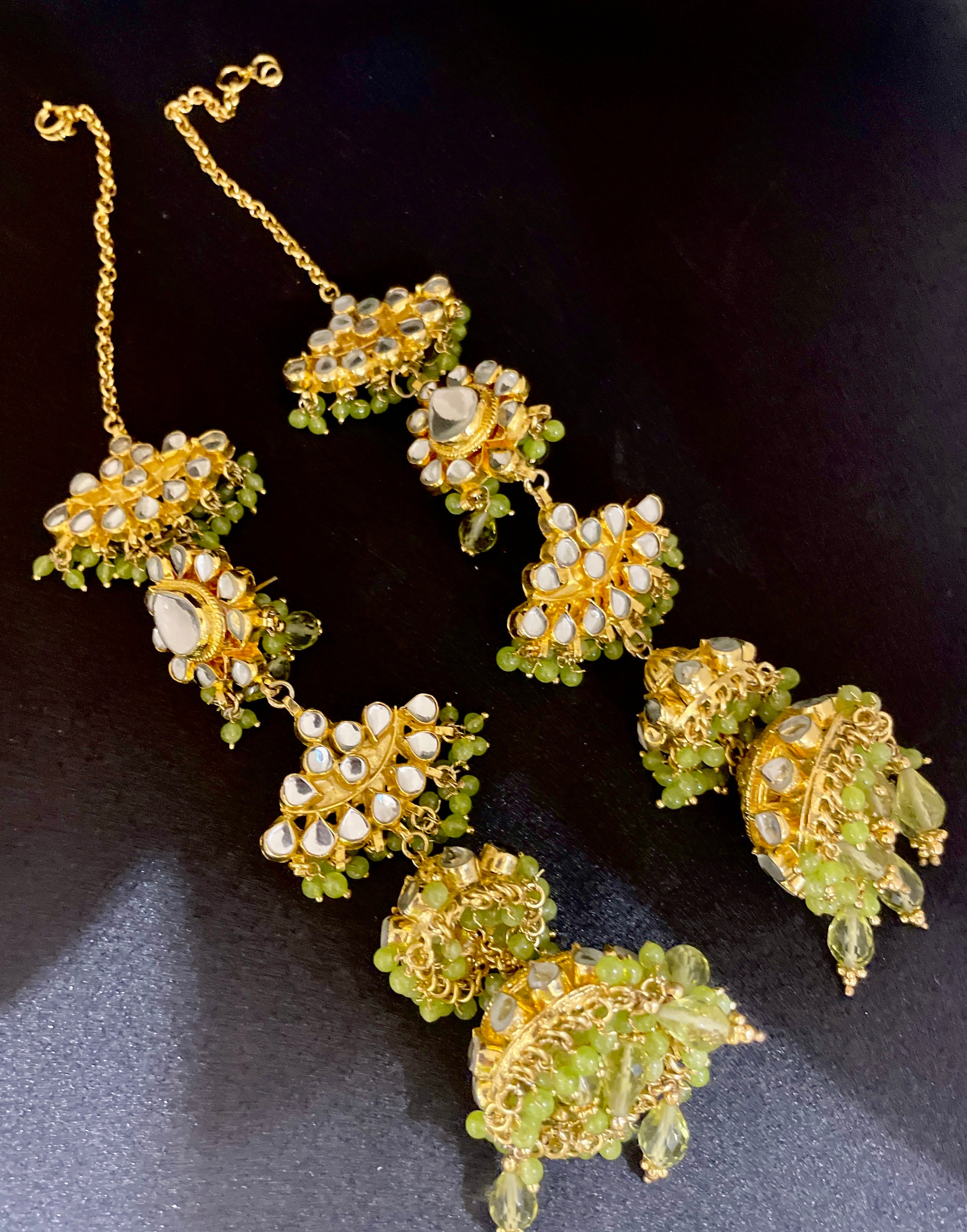 Green jhumar earrings with kaanchain